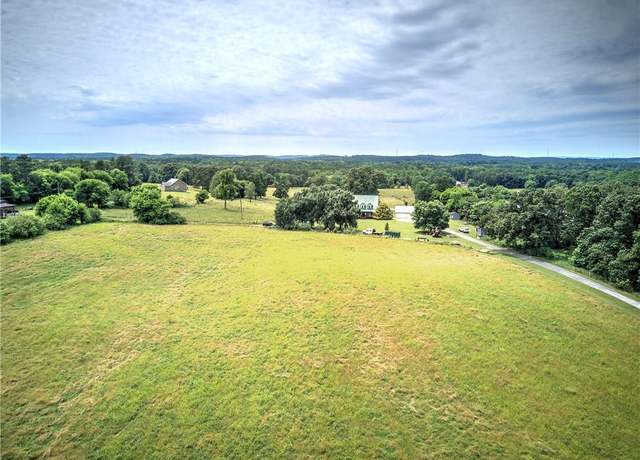 Property at 141 Holcomb Spur NW, Adairsville, GA 30103, 3 beds, 3 baths