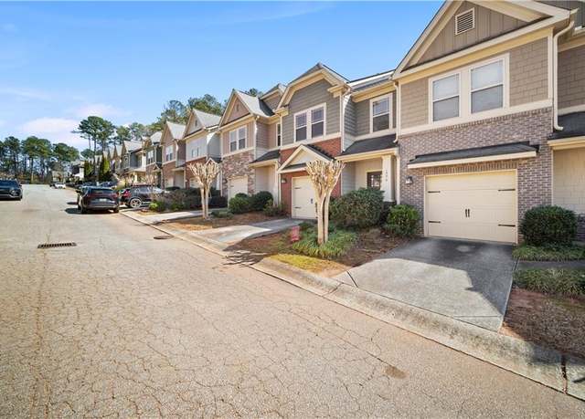 Property at 1094 N Village Dr, Decatur, GA 30032, 3 beds, 2.5 baths