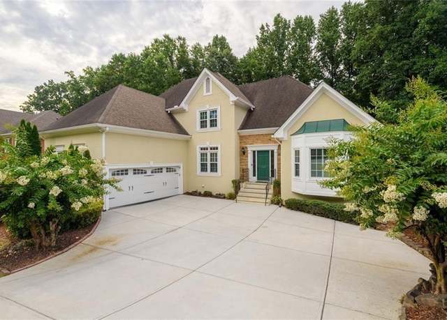 Property at 1202 Lake Washington Dr, Lawrenceville, GA 30043, 4 beds, 4.5 baths
