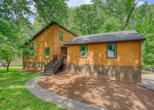 Property at 3312 Crossing Dr, Snellville, GA 30078, 4 beds, 2 baths
