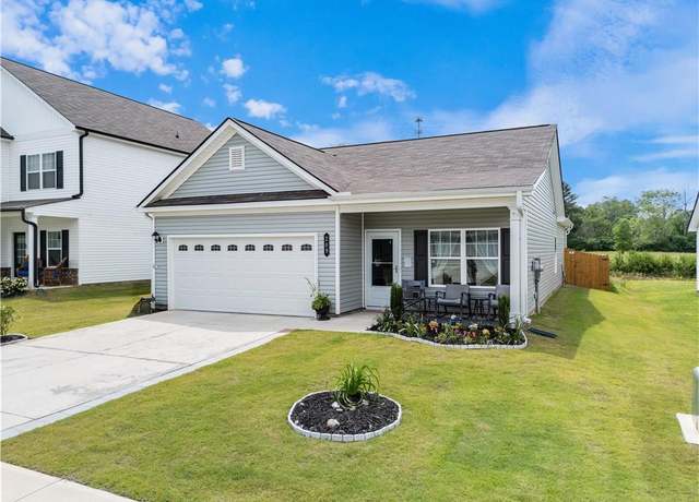 Property at 209 Sycamore Dr, Calhoun, GA 30701, 3 beds, 2 baths