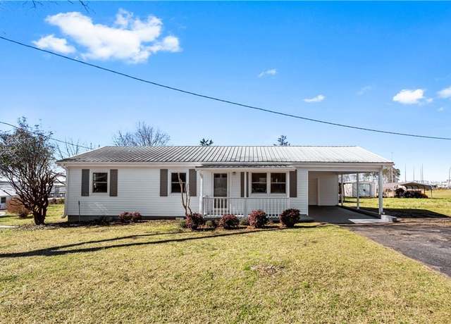 Property at 122 Piedmont Ave, Braselton, GA 30517, 3 beds, 2 baths