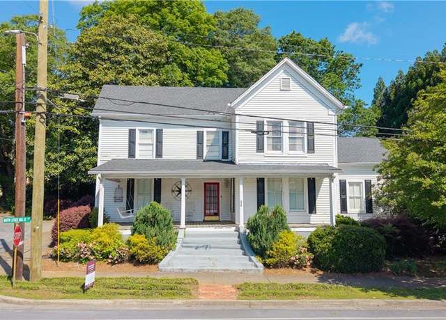 Property at 300 Church St, Rockmart, GA 30153, 4 beds, 4 baths