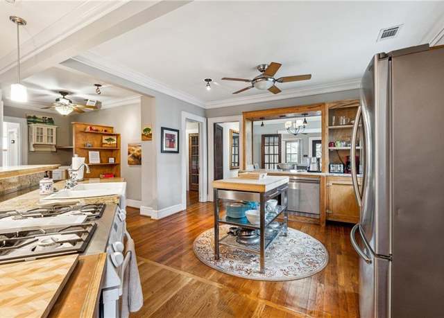 Property at 698 Bellemeade Ave NW, Atlanta, GA 30318, 4 beds, 3 baths