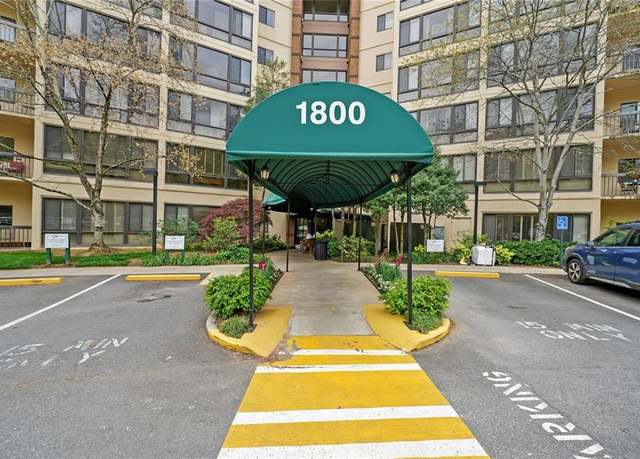 Property at 1800 Clairmont Lk #427, Decatur, GA 30033, 2 beds, 2 baths