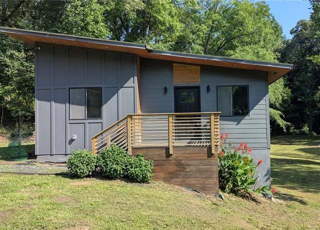 Property at 1092 Hillcrest Dr SE, Atlanta, GA 30316, 2 beds, 2 baths