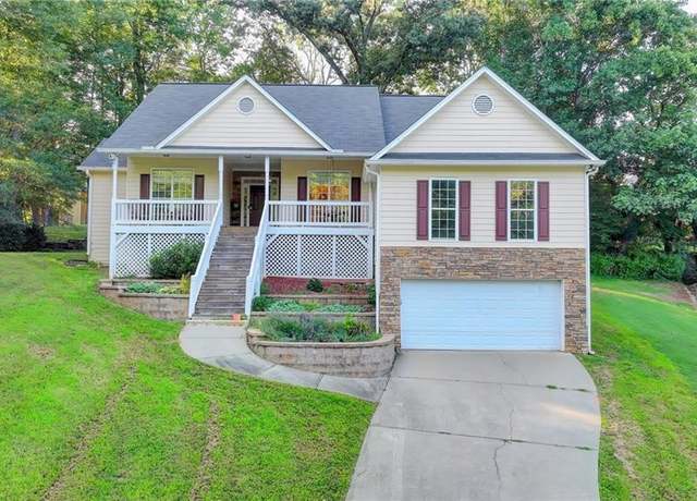 Property at 8435 Lanierland Farms Dr, Gainesville, GA 30506, 4 beds, 3 baths