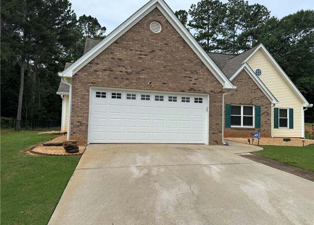 Property at 521 Deadwood Trl, Locust Grove, GA 30248, 4 beds, 2 baths
