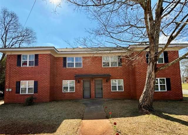 Property at 300 Mallory St, Thomaston, GA 30286, 4 beds, 3 baths