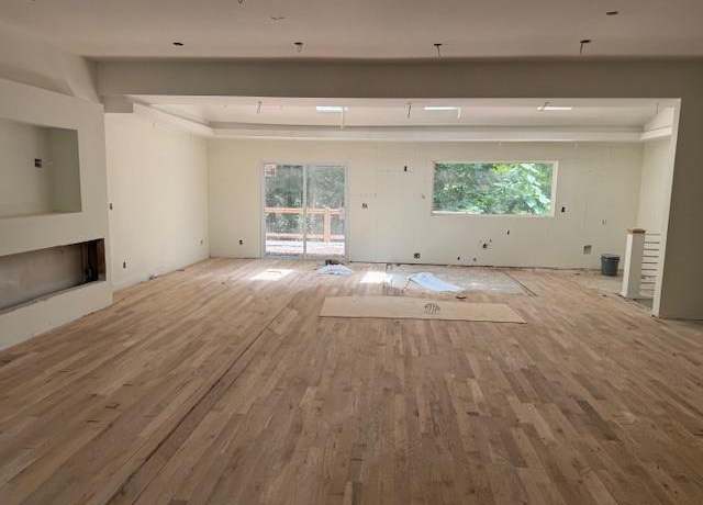 Property at 4886 Valley View Ct, Dunwoody, GA 30338, 5 beds, 3.5 baths