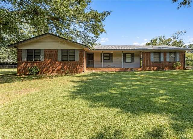 Property at 1092 Owen Cir, Sugar Hill, GA 30518, 4 beds, 2 baths