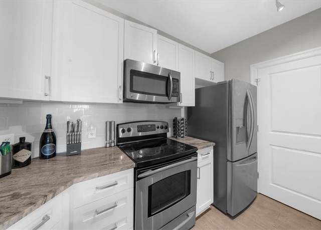 Property at 325 E Paces Ferry Rd NE #504, Atlanta, GA 30305, 1 bed, 1 bath