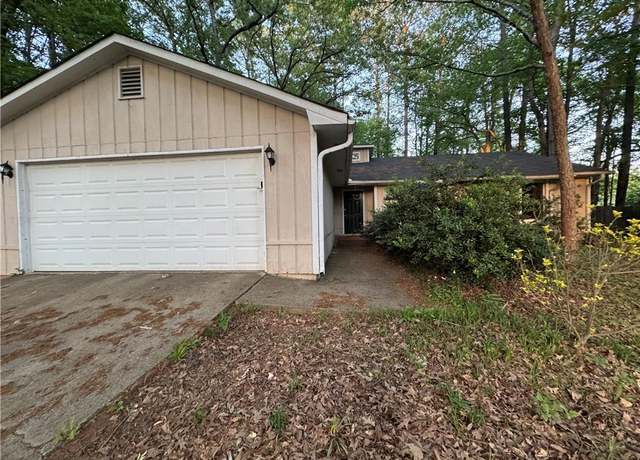Property at 655 Raven Ct, Jonesboro, GA 30238, 3 beds, 2 baths