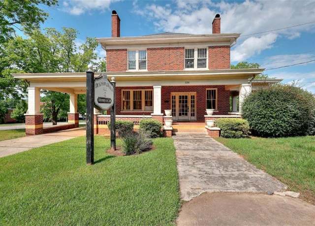 Property at 338 N Broad St N, Monroe, GA 30655, 6 beds, 2 baths