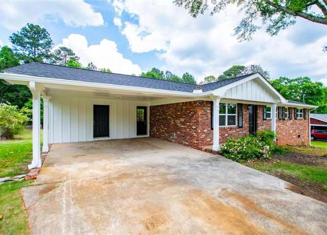 Property at 6213 Cherry Ln, Douglasville, GA 30134, 3 beds, 1.5 baths