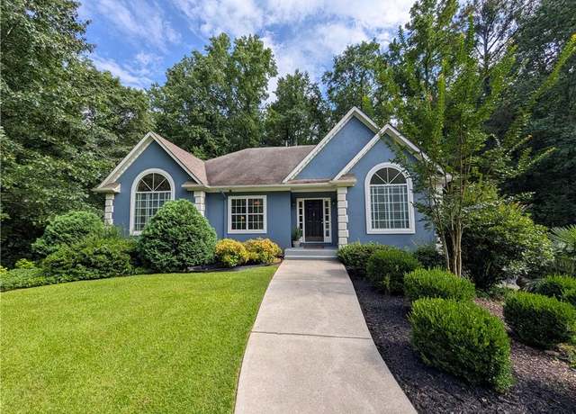 Property at 6797 Greenoak Dr, Douglasville, GA 30135, 3 beds, 2.5 baths