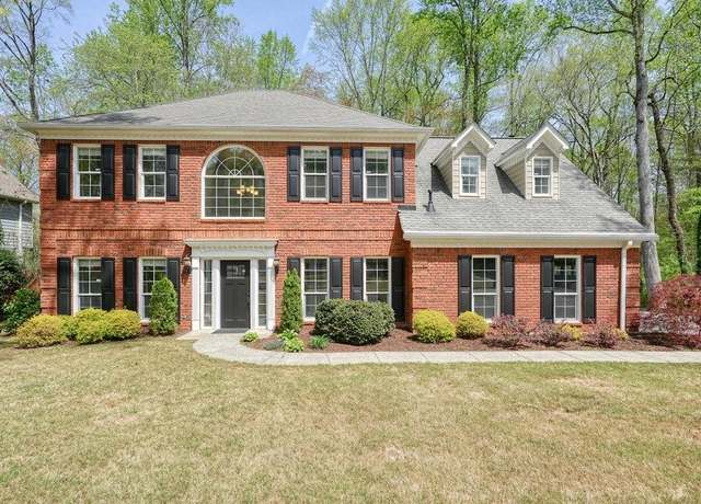 Property at 1010 Allenbrook Ln, Roswell, GA 30075, 4 beds, 2.5 baths