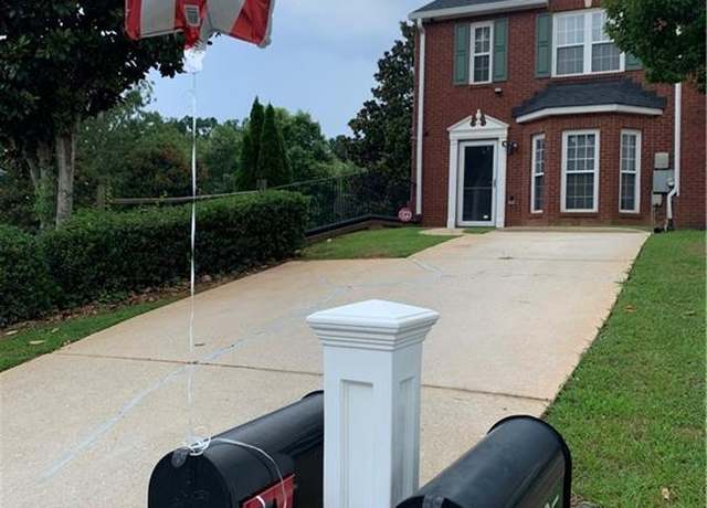 Property at 5897 Strathmoor Manor Cir, Lithonia, GA 30058, 3 beds, 2.5 baths