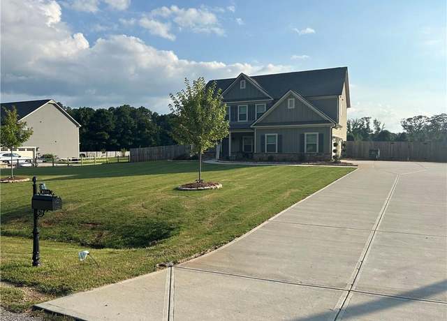 Property at 4500 Bay Creek Rd, Loganville, GA 30052, 4 beds, 3 baths