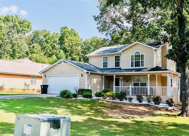 Property at 9636 Squirrel Wood Run, Douglasville, GA 30135, 4 beds, 3 baths