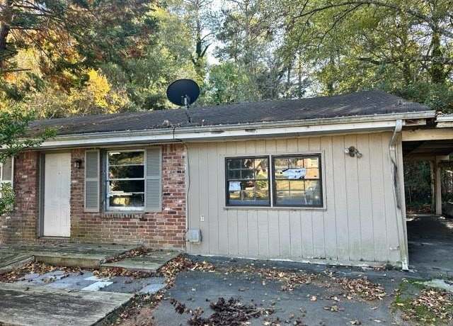 Property at 343 Patricia Ave SW, Marietta, GA 30060, 4 beds, 2 baths