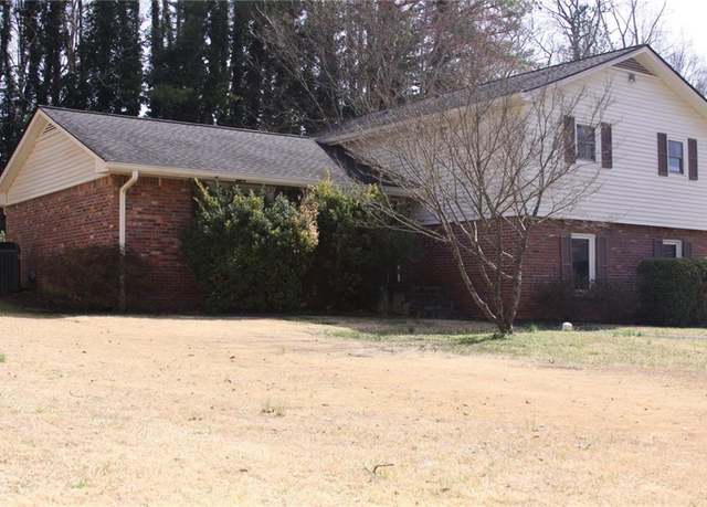Property at 3826 Green Bay Dr, Lawrenceville, GA 30044, 3 beds, 2.5 baths