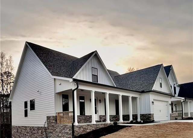 Property at 22 Lakewood Ct SE, Cartersville, GA 30120, 4 beds, 3.5 baths