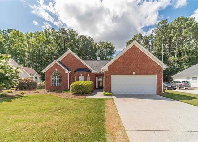 Property at 5010 Victoria Park Dr, Loganville, GA 30052, 3 beds, 2 baths