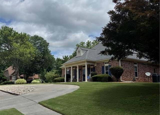 Property at 601 Redwood Ln, Canton, GA 30114, 3 beds, 2 baths