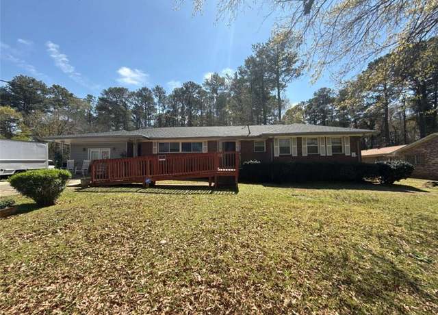 Property at 5169 Covington Hwy, Decatur, GA 30035, 3 beds, 2 baths