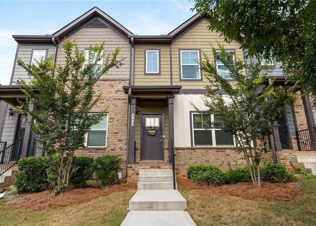 Property at 1005 Bayrose Cir, Atlanta, GA 30344, 2 beds, 2.5 baths