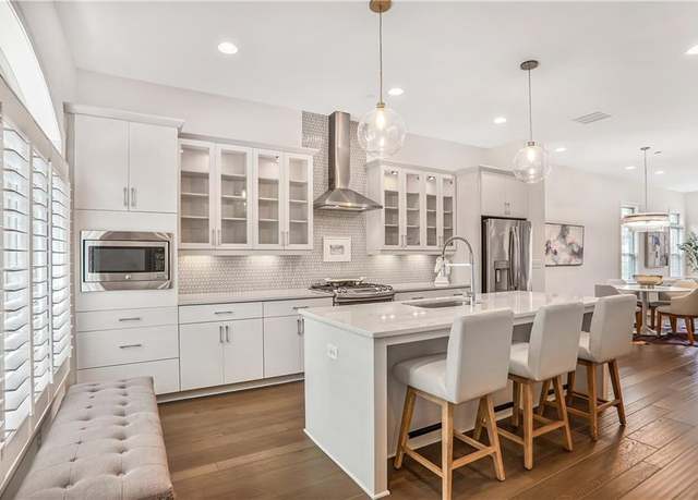 Property at 4202 Deming Cir, Sandy Springs, GA 30342, 3 beds, 3.5 baths