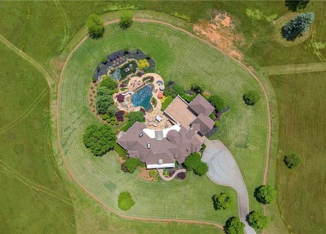Property at 3881 Sims Bridge Rd, Monroe, GA 30656, 7 beds, 8 baths