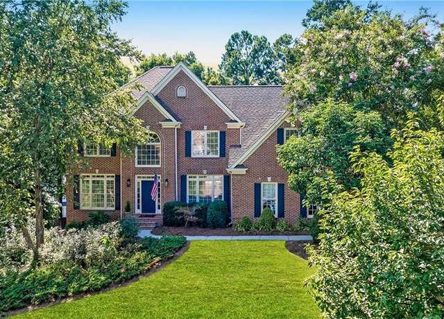 Property at 6515 Ridgefield Dr, Alpharetta, GA 30005, 5 beds, 5 baths