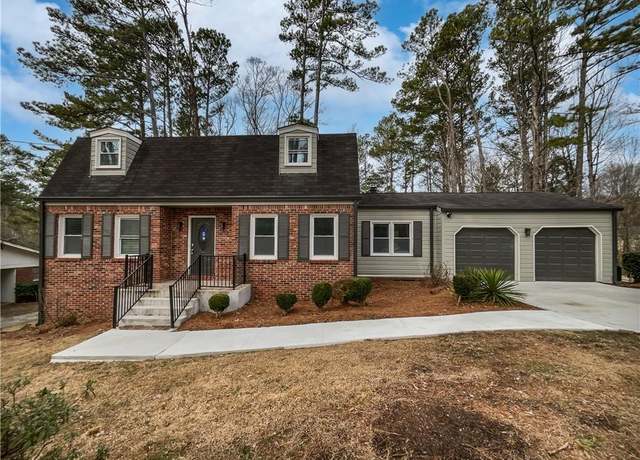 Property at 6390 E Stubbs Rd, Atlanta, GA 30349, 5 beds, 3 baths