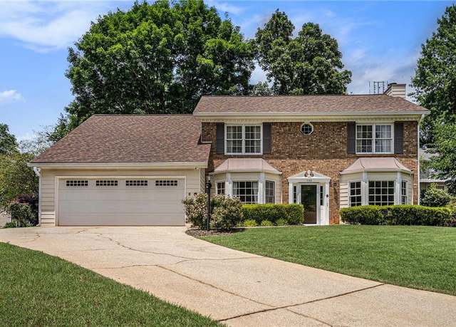 Property at 130 Floss Flower Ct, Roswell, GA 30076, 3 beds, 2.5 baths