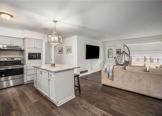 Property at 2725 Shoreland Dr SW, Atlanta, GA 30331, 3 beds, 2 baths