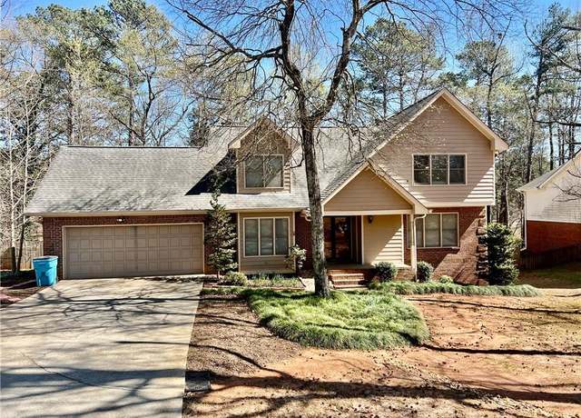 Property at 4811 West Lake Dr SE, Conyers, GA 30094, 4 beds, 3.5 baths