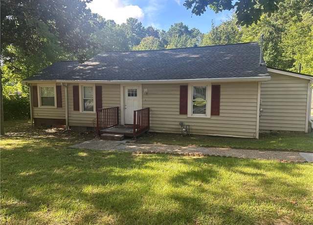 Property at 399 Gresham Rd SW, Mableton, GA 30126, 3 beds, 2 baths