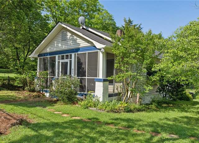 Property at 850 Fourth St, Stone Mountain, GA 30083, 3 beds, 2 baths