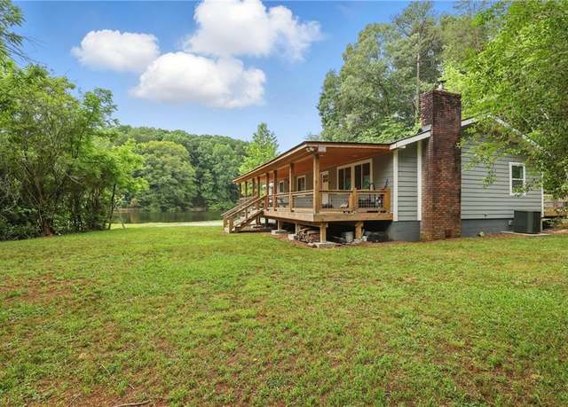 Property at 1935 Sam Bell Rd, Clarkesville, GA 30523, 2 beds, 2.5 baths