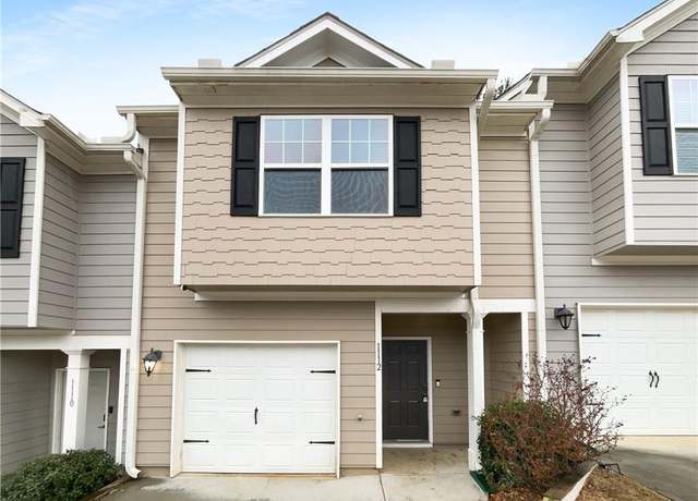Property at 1112 Highwood Ln, Atlanta, GA 30344, 3 beds, 2.5 baths