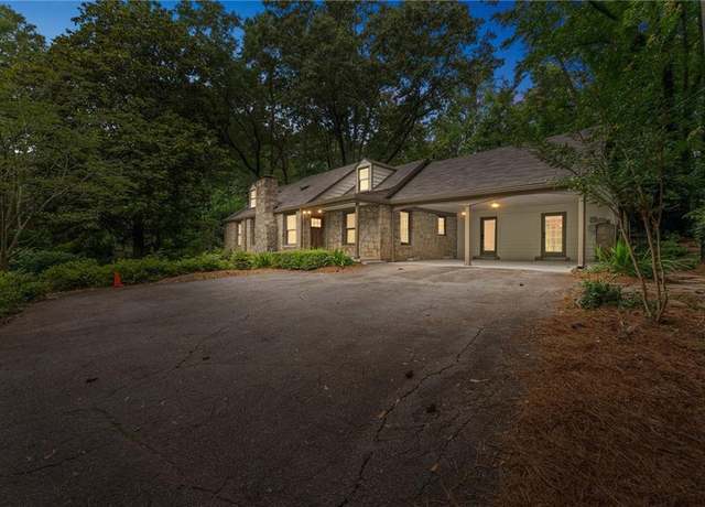 Property at 2596 Midway Rd, Decatur, GA 30030, 4 beds, 2 baths