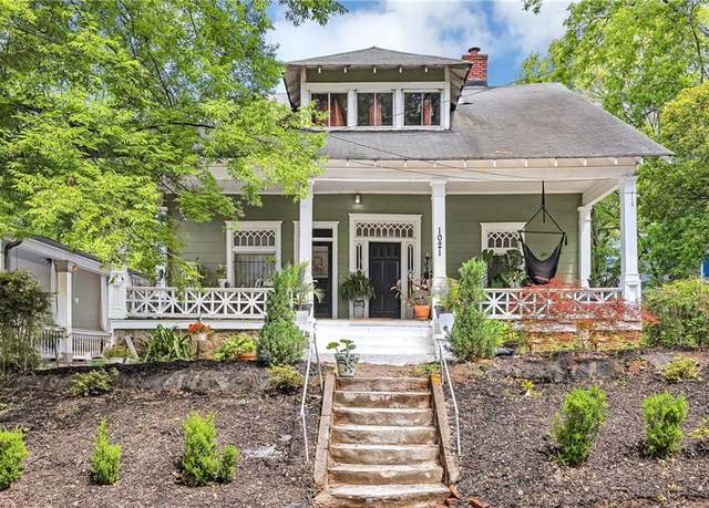 Property at 1021 Oak St SW, Atlanta, GA 30310, 4 beds, 4 baths