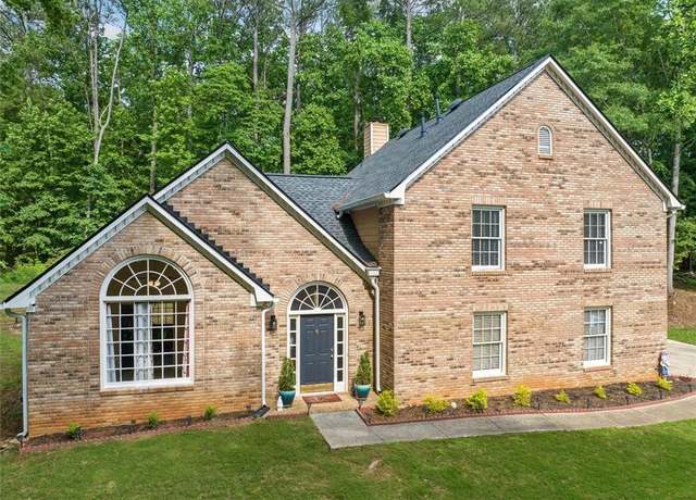 Property at 8035 Canter Ln, Alpharetta, GA 30009, 4 beds, 2.5 baths