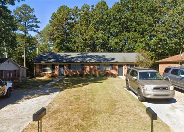 Property at 847 Saint Charles Ct, Lawrenceville, GA 30046, 4 beds, 2 baths