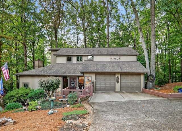 Property at 3865 Mabry Rd NE, Roswell, GA 30075, 4 beds, 3 baths
