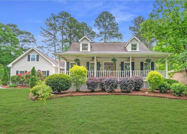 Property at 1870 Shoreline Trce, Grayson, GA 30017, 4 beds, 2 baths