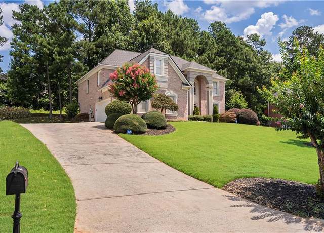 Property at 1030 Abercorn Dr SW, Atlanta, GA 30331, 5 beds, 4 baths
