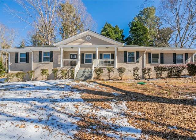 Property at 3002 Arabian Woods Dr, Lithonia, GA 30038, 5 beds, 1.5 baths